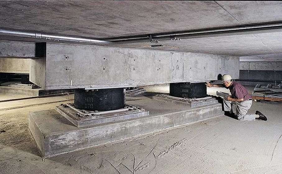 Diseño de Aislación Sísmica de Base en Arica: Respuesta Estructural en Zona de Alta Sismicidad