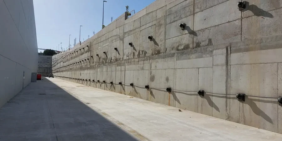 Diseño de Anclajes Activos y Pasivos en Arica